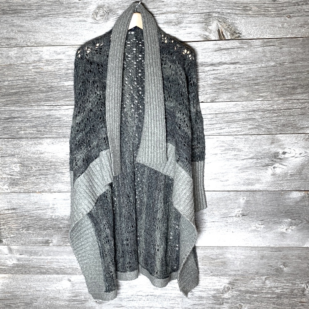 LINE Wool wrap